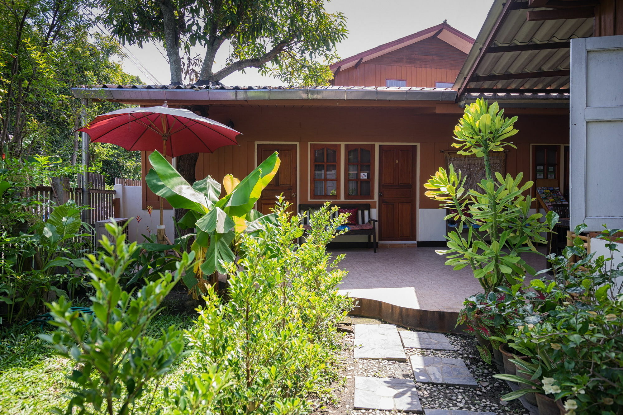 Luna Guesthouse 2 Chiang Mai Exterior foto
