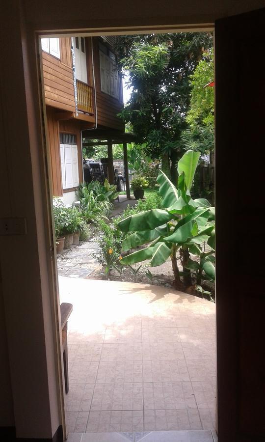 Luna Guesthouse 2 Chiang Mai Exterior foto